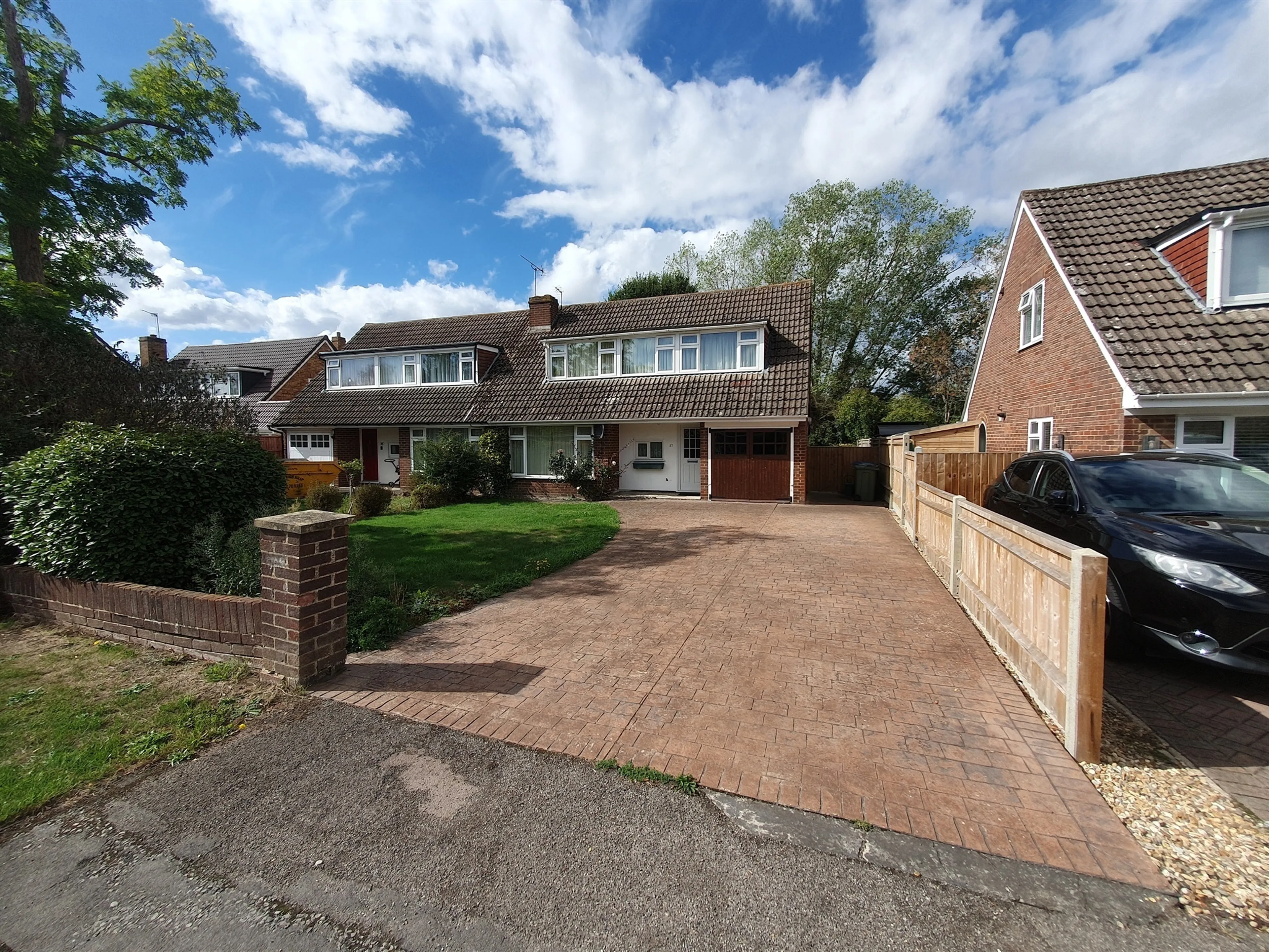 Property at Stewart Close, Fifield, Maidenhead