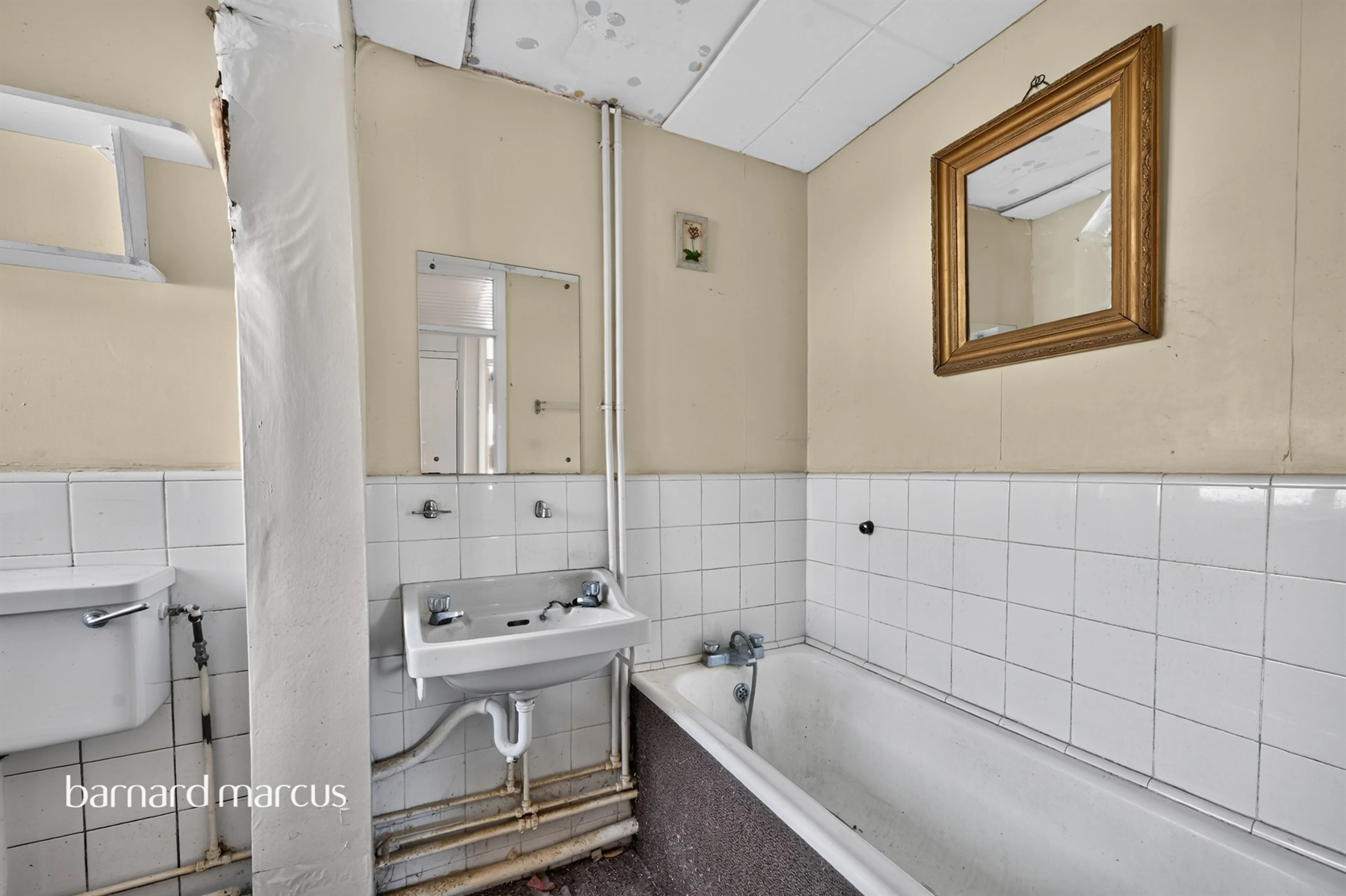 Property at Lyme Regis Road, Banstead