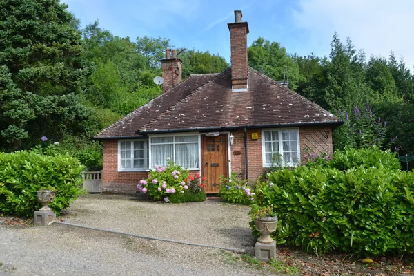 Detached Gate Lodge