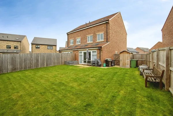 Park Hill Way, Wakefield, West Yorksh...