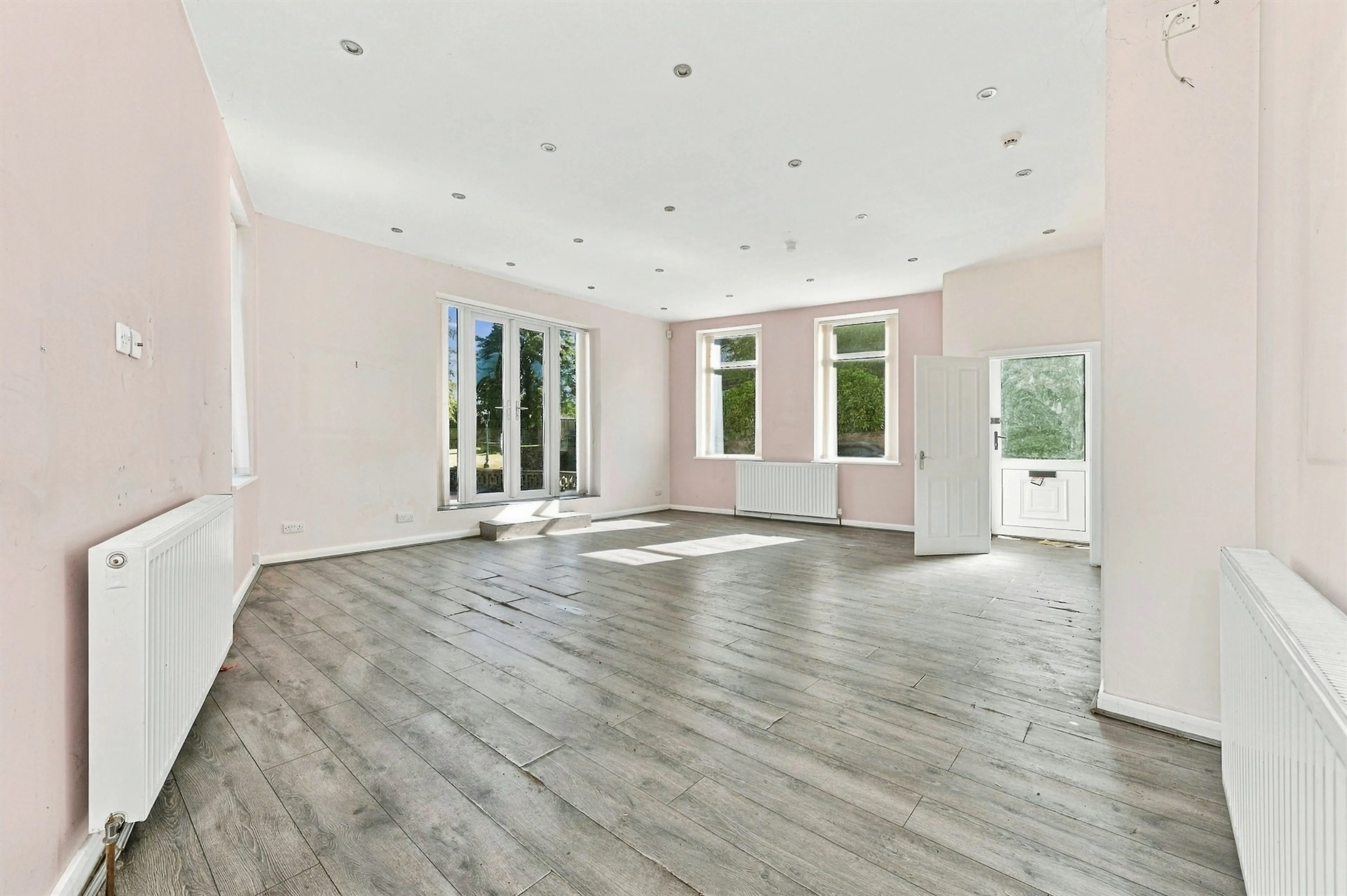 Property at Crowtrees Lane, Brighouse