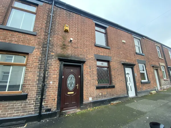 Stamford Grove, Stalybridge, SK15