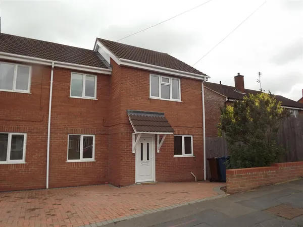 Porlock Avenue, Baswich.  ST17 0HR
