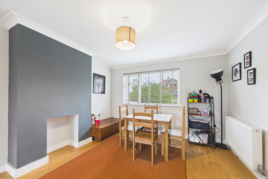 Queens Drive, Halesworth Image 4