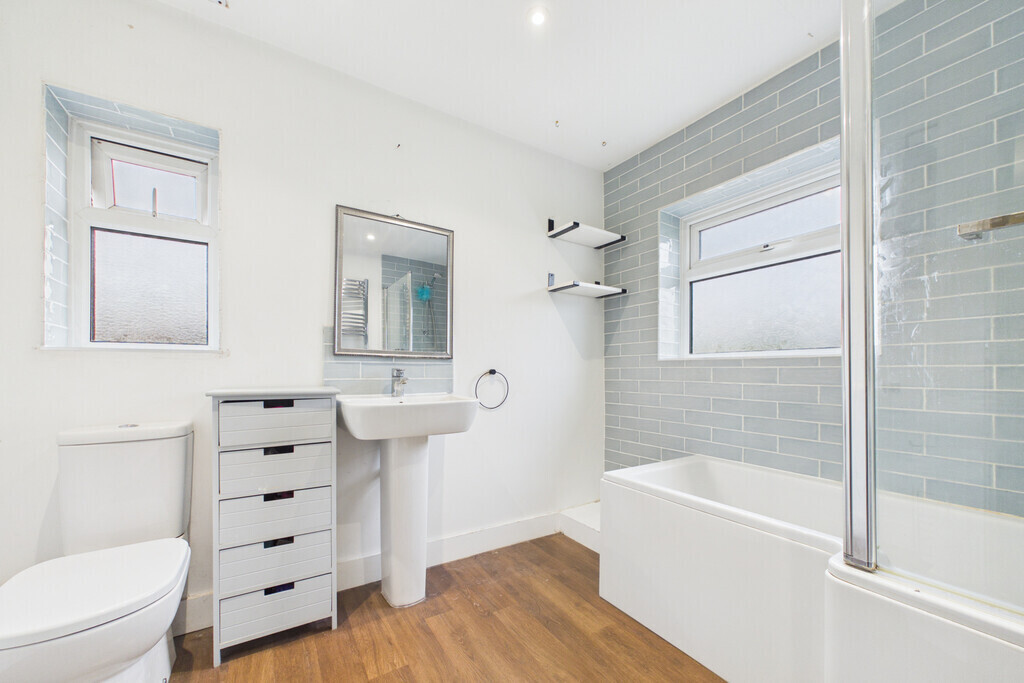 Queens Drive, Halesworth Image 12