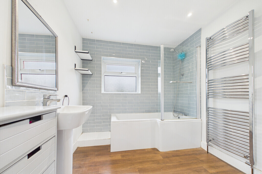 Queens Drive, Halesworth Image 13