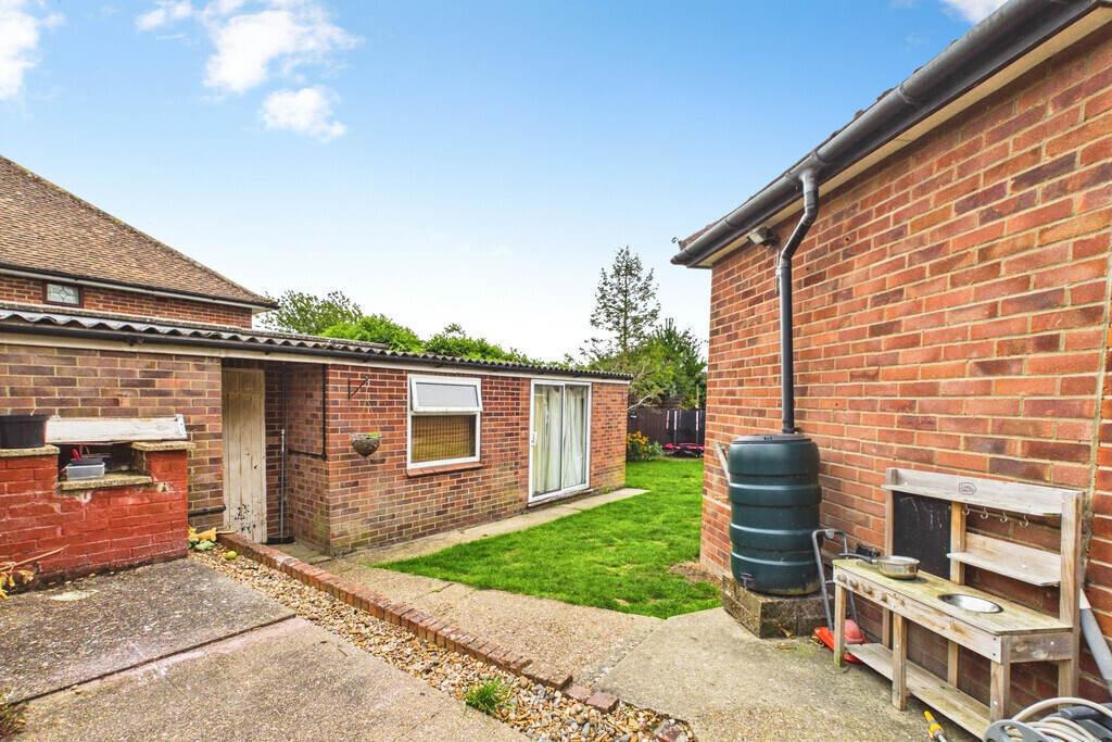 Queens Drive, Halesworth Image 15