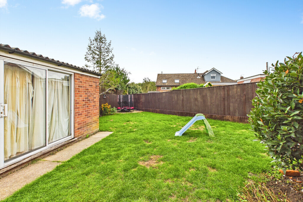 Queens Drive, Halesworth Image 18
