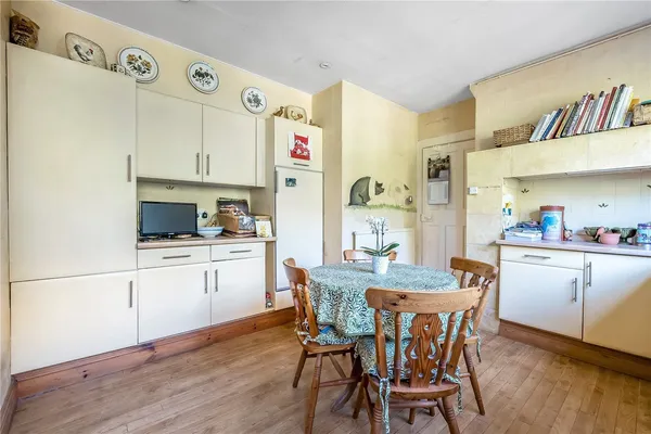 Waterlow Road, Reigate, RH2 photo 6