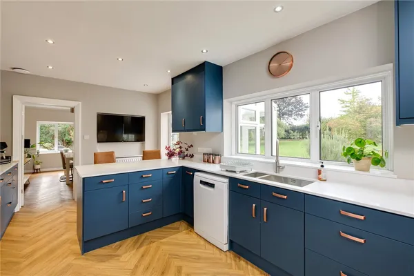Bradford Road, Sherborne, DT9 photo 3