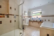 Birch Grove, Tadworth, KT20 photo 9