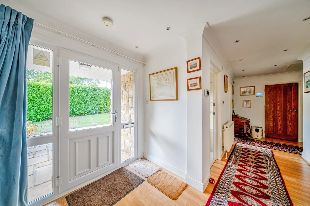 Birch Grove, Tadworth, KT20 photo 11