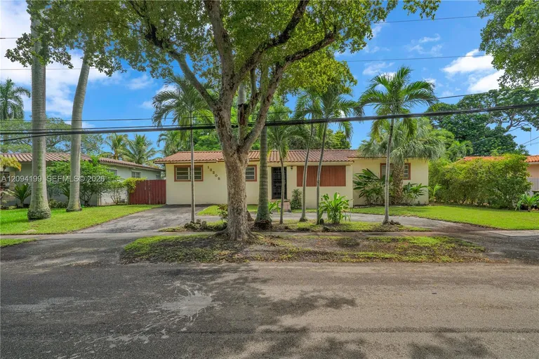 13205 NE 2nd Ave, North Miami, FL 33161