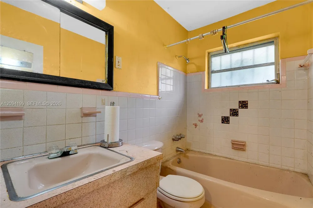 13205 NE 2nd Ave, North Miami, FL 33161