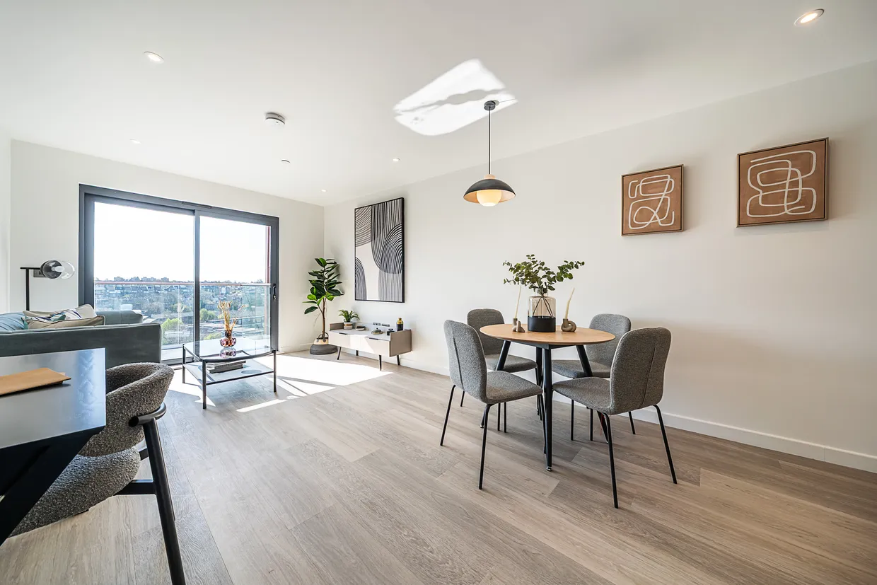Plough Road, London, SW11 photo 1