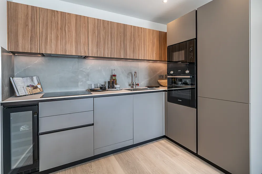 Plough Road, London, SW11 photo 2