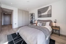 Plough Road, London, SW11 photo 3