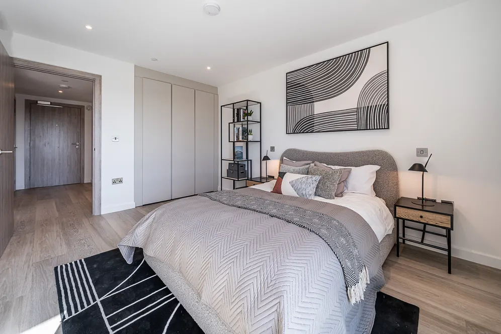 Plough Road, London, SW11 photo 3