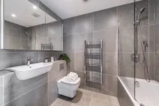 Plough Road, London, SW11 photo 6