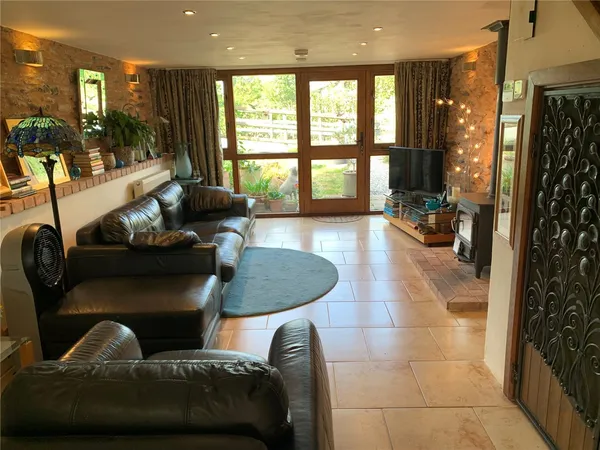 Upper Cheddon, Taunton, TA2 photo 3