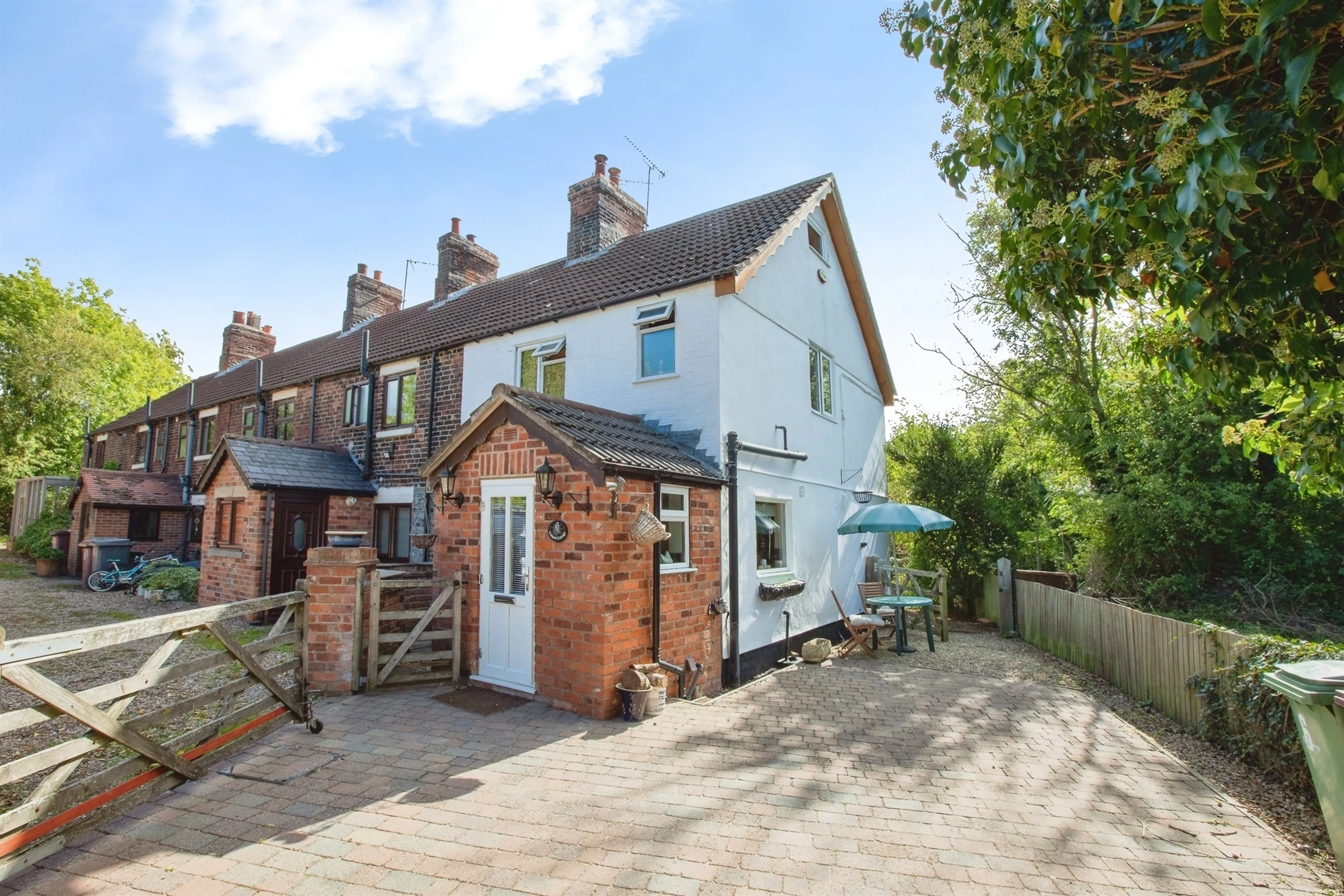 Property photo 0
