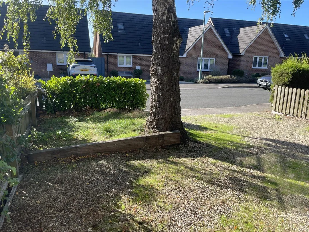 https://mr0.homeflow-assets.co.uk/files/photo/image/48443/6244/_x_/7r17WT4sHkiF_Fjtzkp_CA.jpg