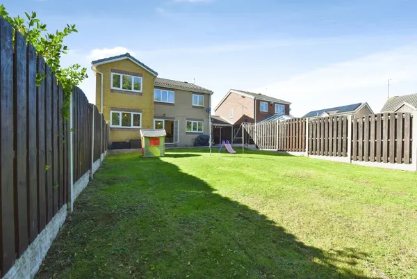 Farmoor Gardens, Sothall, Sheffield, S20