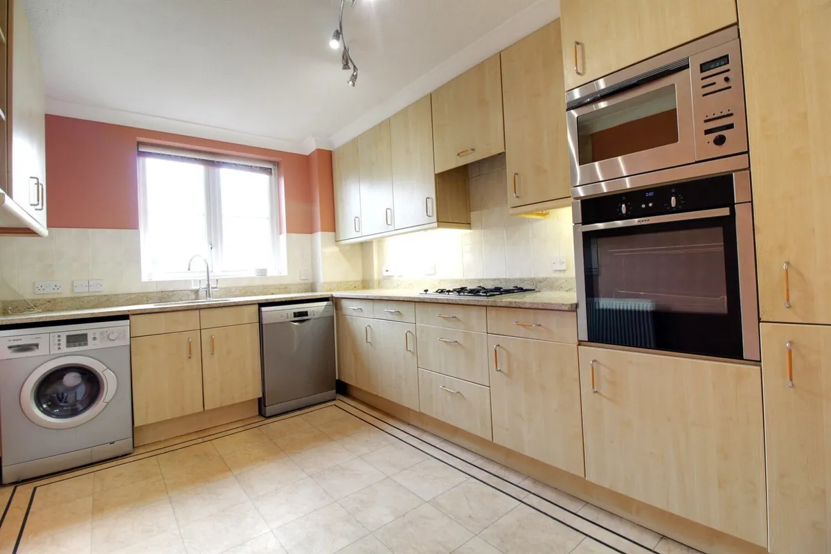 Claremont Heights, Crescent Road, EN2