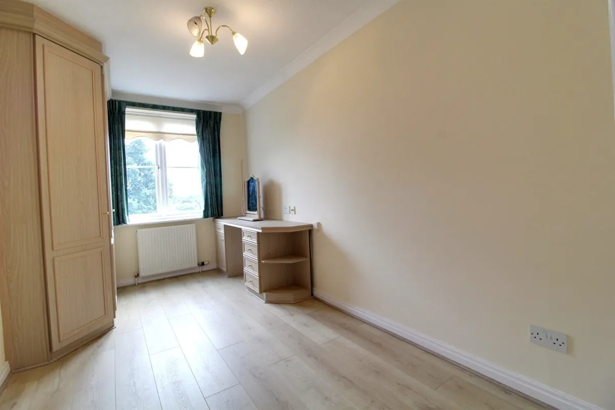 Claremont Heights, Crescent Road, EN2
