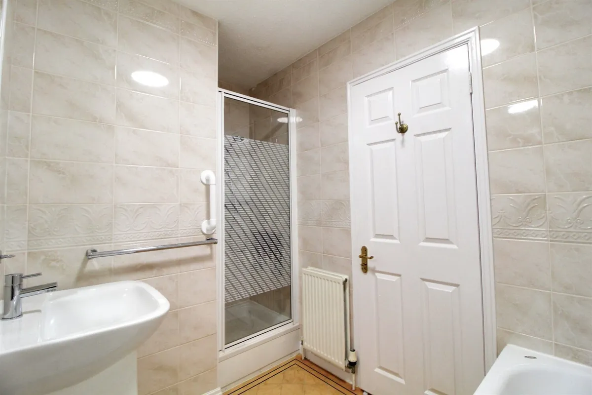 Claremont Heights, Crescent Road, EN2