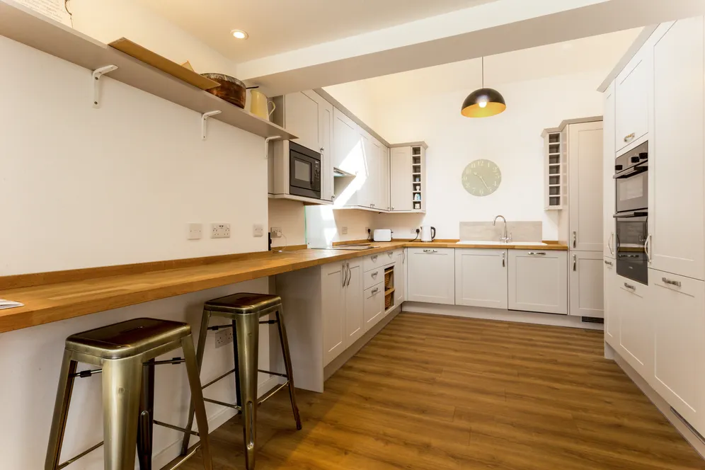 Whitemans Green, Cuckfield, RH17 photo 4