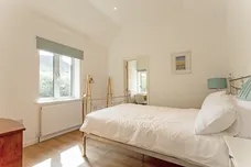 Whitemans Green, Cuckfield, RH17 photo 10