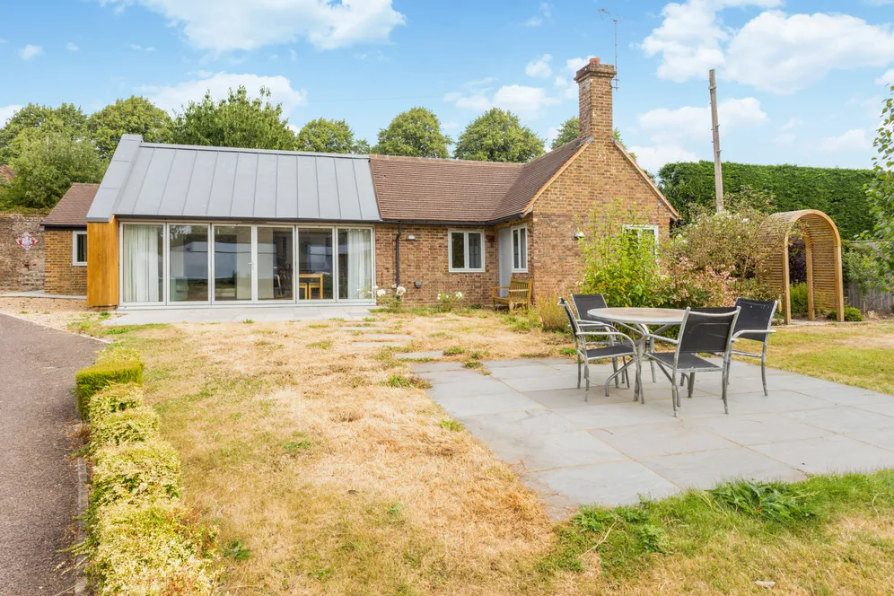 Whitemans Green, Cuckfield, RH17 photo 11