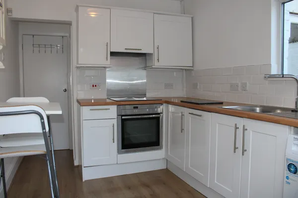 St. Michaels Road, L17