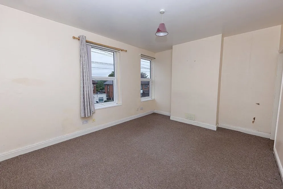 Property carousel item 10