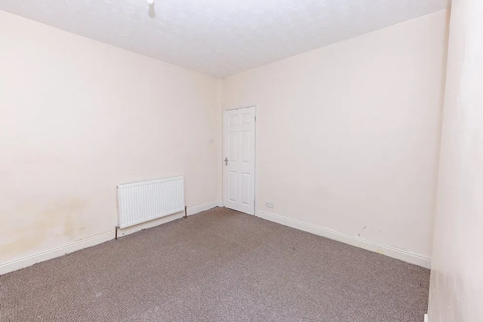 Property carousel item 13