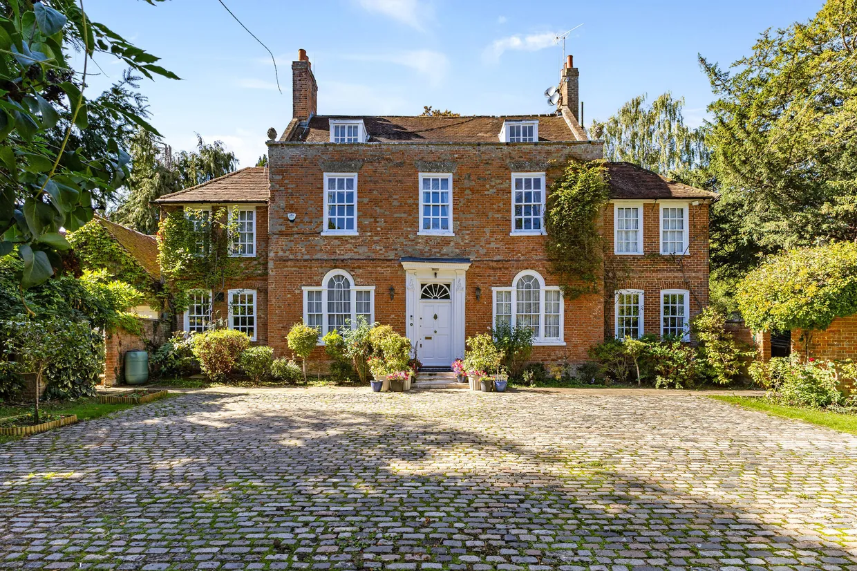 Chalk Lane, Epsom, KT18 photo 1