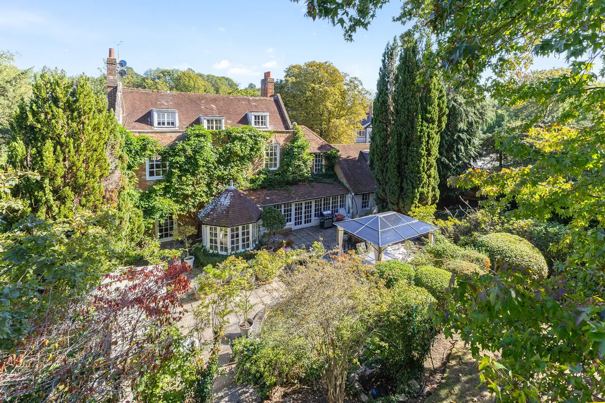 Chalk Lane, Epsom, KT18 photo 3