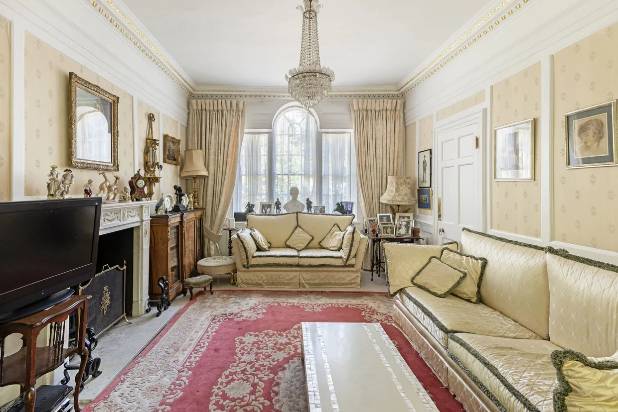 Chalk Lane, Epsom, KT18 photo 8