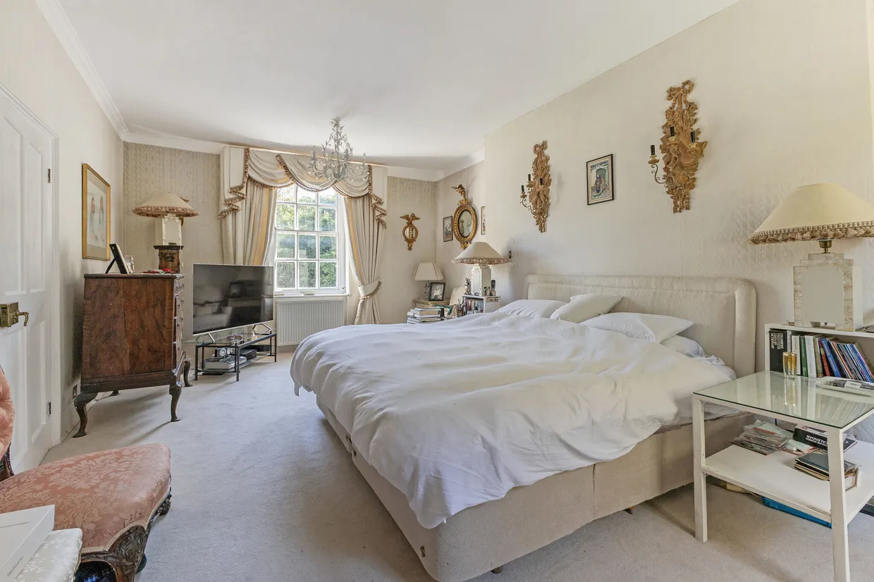 Chalk Lane, Epsom, KT18 photo 10