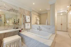 Chalk Lane, Epsom, KT18 photo 12