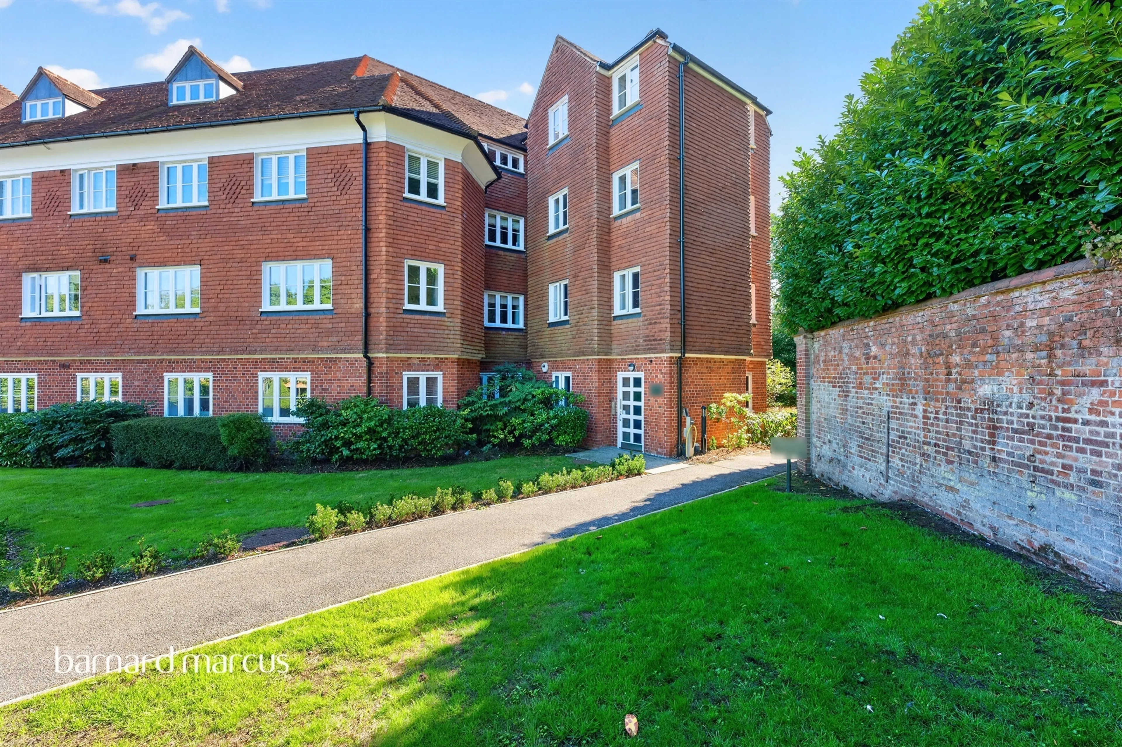 Property at Elizabeth Drive, Banstead