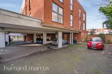 Garratt Lane, London
