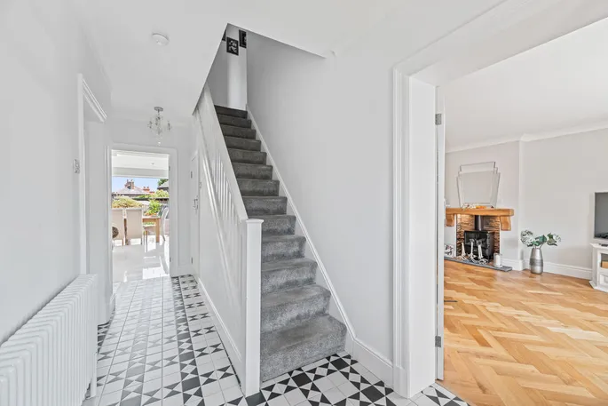 Property carousel image 14