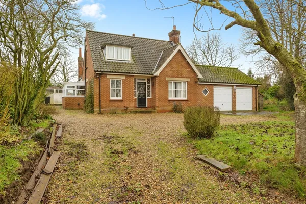 Barnham Broom Road, Wymondham, Norfol...