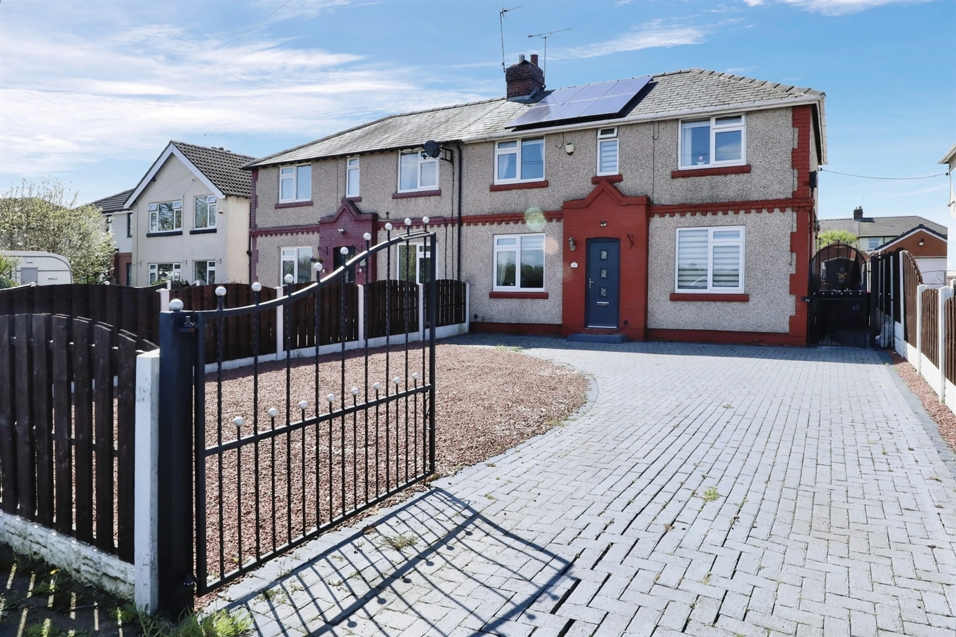 Property at The Crescent, Thurcroft, Rotherham