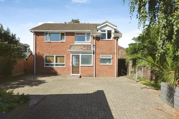 Manor Farm Close, Bishopstoke, Hampsh...