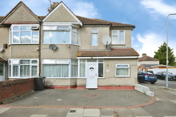 Trelawney Road, Ilford, IG6