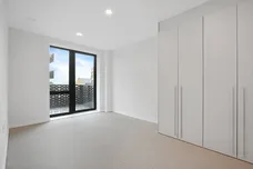 Midlle Road, London, London