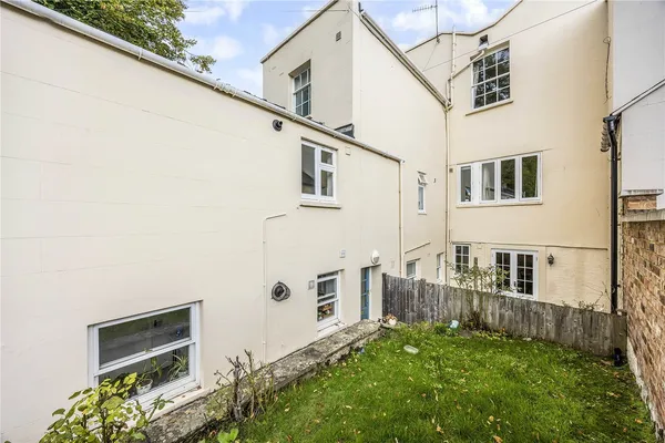 London Road, Cheltenham, GL52 photo 7
